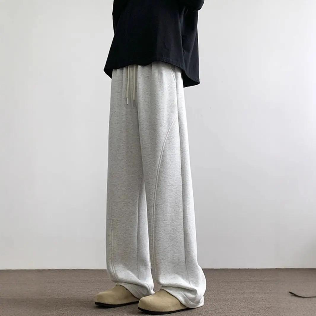 男士运动裤怎么选？这些要点要知道 这款男士运动裤适合青年人群，适合运动场景。它是