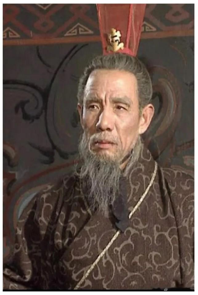 魏宗万老师在《可凡倾听》中透露：自己一个月的工资只有4000块，但已经足够自己生