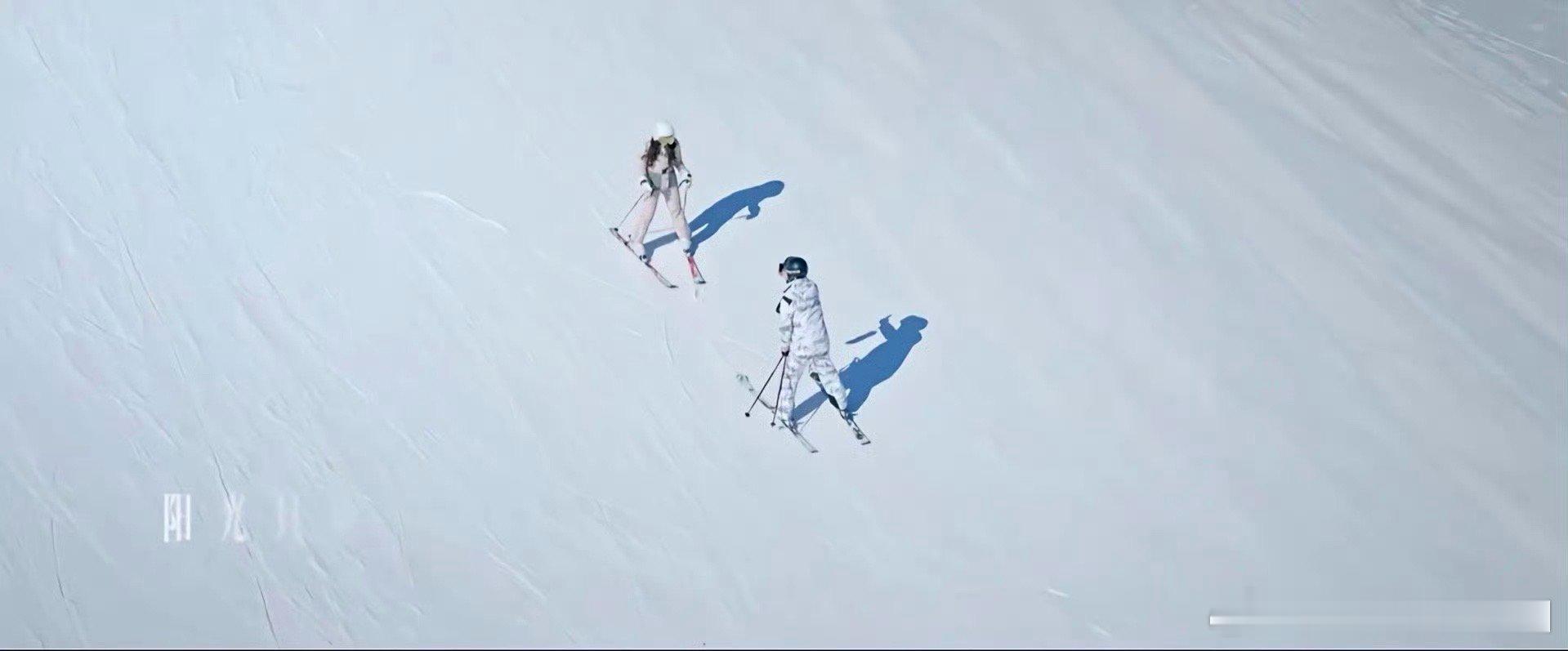 带薪反复抱了林屿森好几次 这班我也想上！抱着宋威龙演的林屿森还能拿工资，好事全让