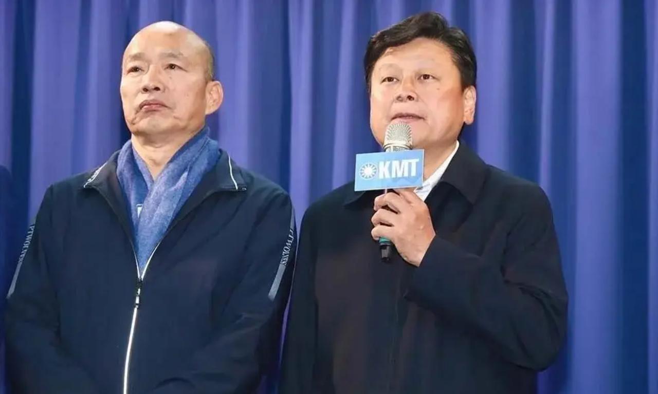 被韩国瑜怒斥辞总召，傅崐萁二次回应：家和万事兴、无声胜有声
 
8月11日，台立