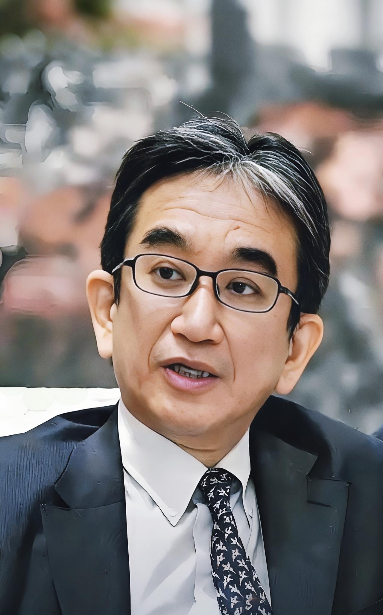 就在刚刚突发！

日本前驻华大使又出惊人言论：“打三拳还三十拳”，劝别硬碰硬？背