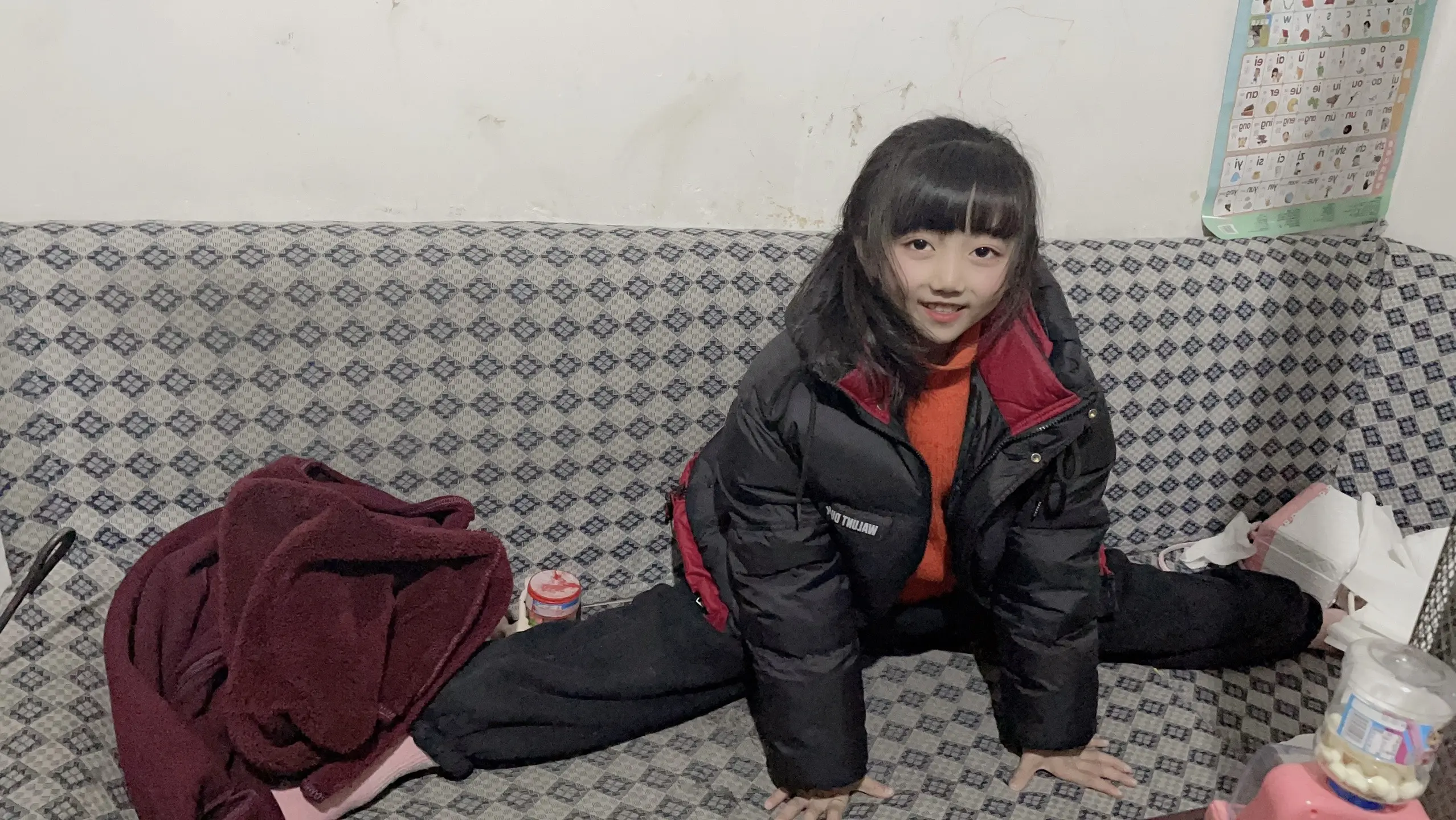 两个小调皮 两姐妹