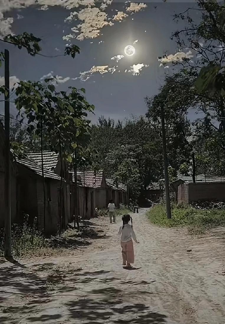 邀对：最后一句，感谢！[祈祷]

回乡夜饮
回乡最喜夜把盏，
常望月挂杨柳尖。