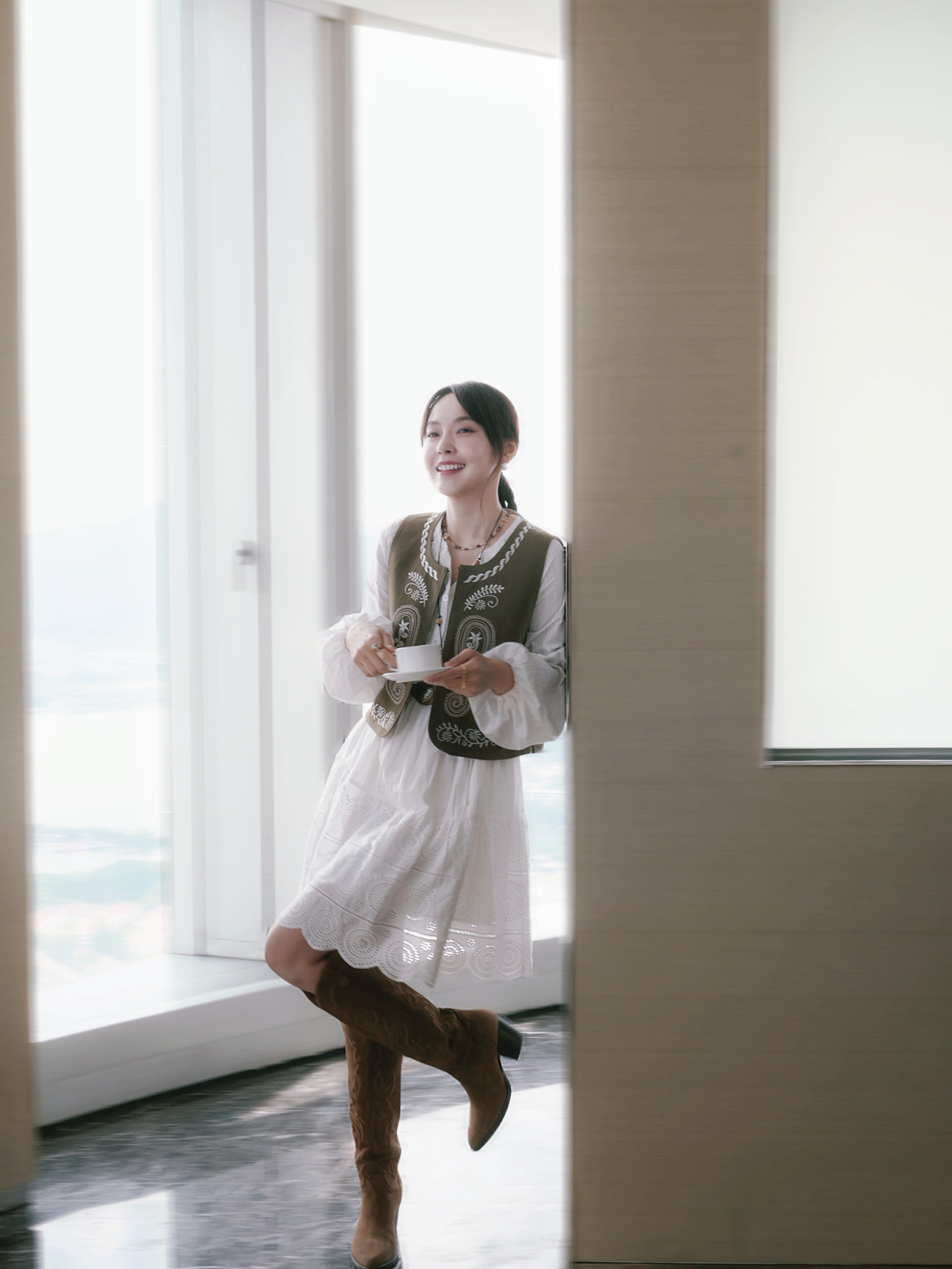 张佳宁张佳宁 张佳宁棕色高跟靴