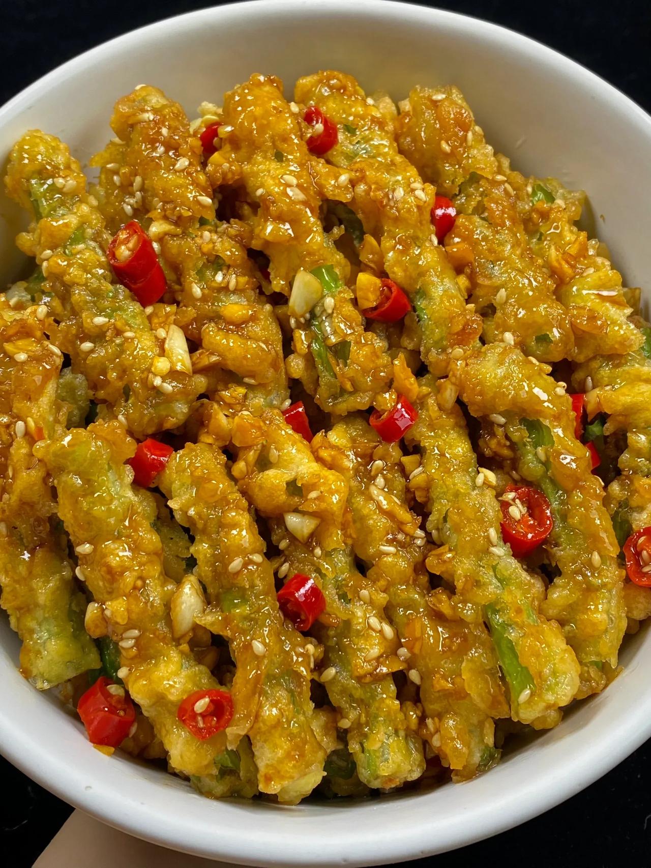 破防了，家人们一定要试试这道菜！！|||豆角不要老是炒着吃，可以试试这炸豆角新吃