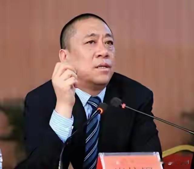 河南矿山集团老板崔培军是个实实在在的人，有人拿道德绑架，问崔培军，你这么有钱了，