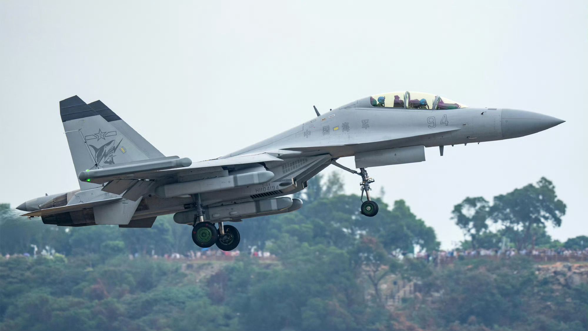 4K壁纸出镜的歼-15D“电战鲨” 