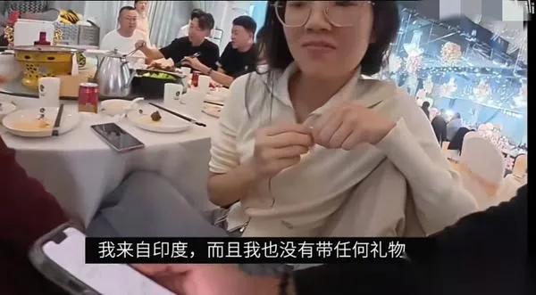 印度博主太敢了！

内蒙婚礼没请就往里钻

本以为是过客，结果直接把自己当贵宾。