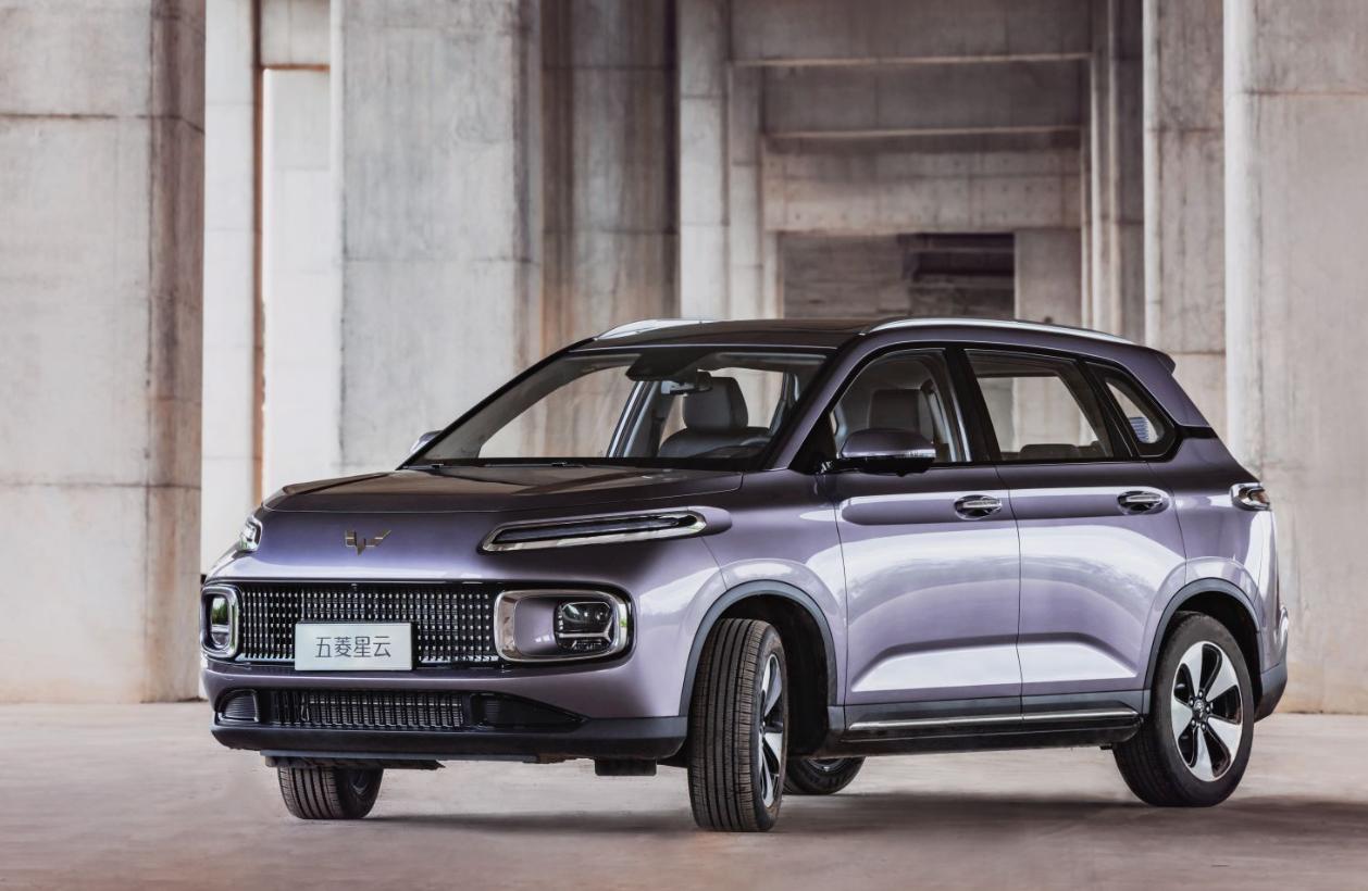 混动车到底有多省钱？看完五菱星云才知道，一年省几千块不是梦。
 
五菱星云是一款