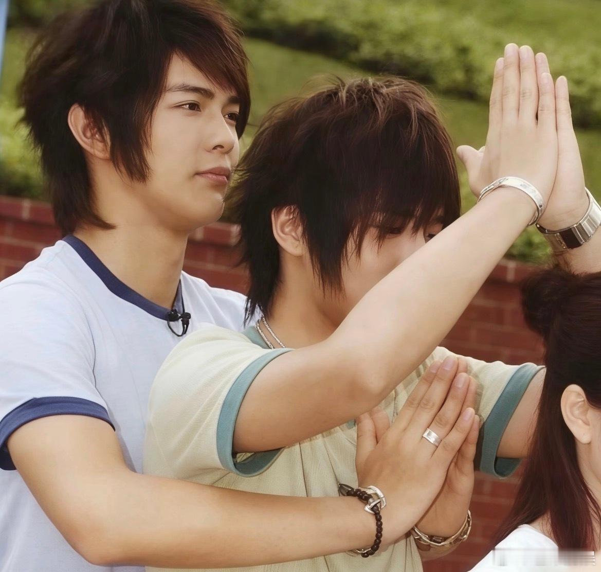 炎亚纶好明显的回味“啊～被我碰到了”东纶CP 虽然恨海情天，但是在任何地方提起我