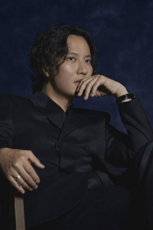 金南佶 有望出演SBS新剧噩梦 男主角。金南佶饰演南部重案组1组刑警金泰伊一角，