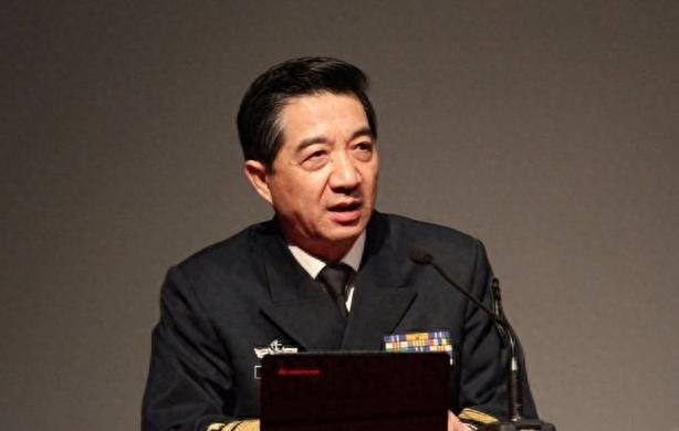 张召忠：美国就算不发展，中国20年也追不上，中美差距有那么大吗？10年前，张召忠