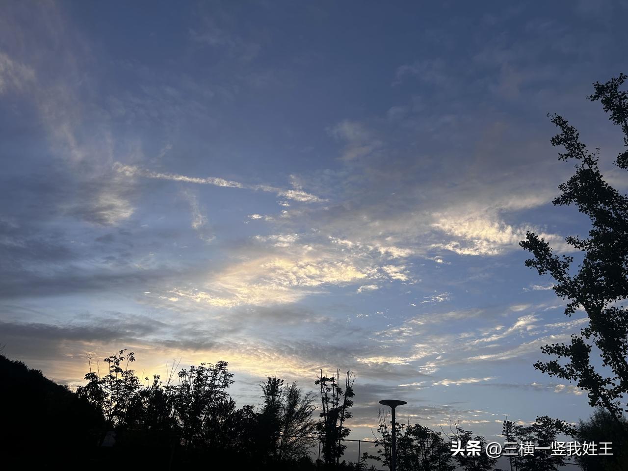 你们周末都在干啥？本人过得太充实了。
周六一大早6点起床前往阎良执行活动，下午五