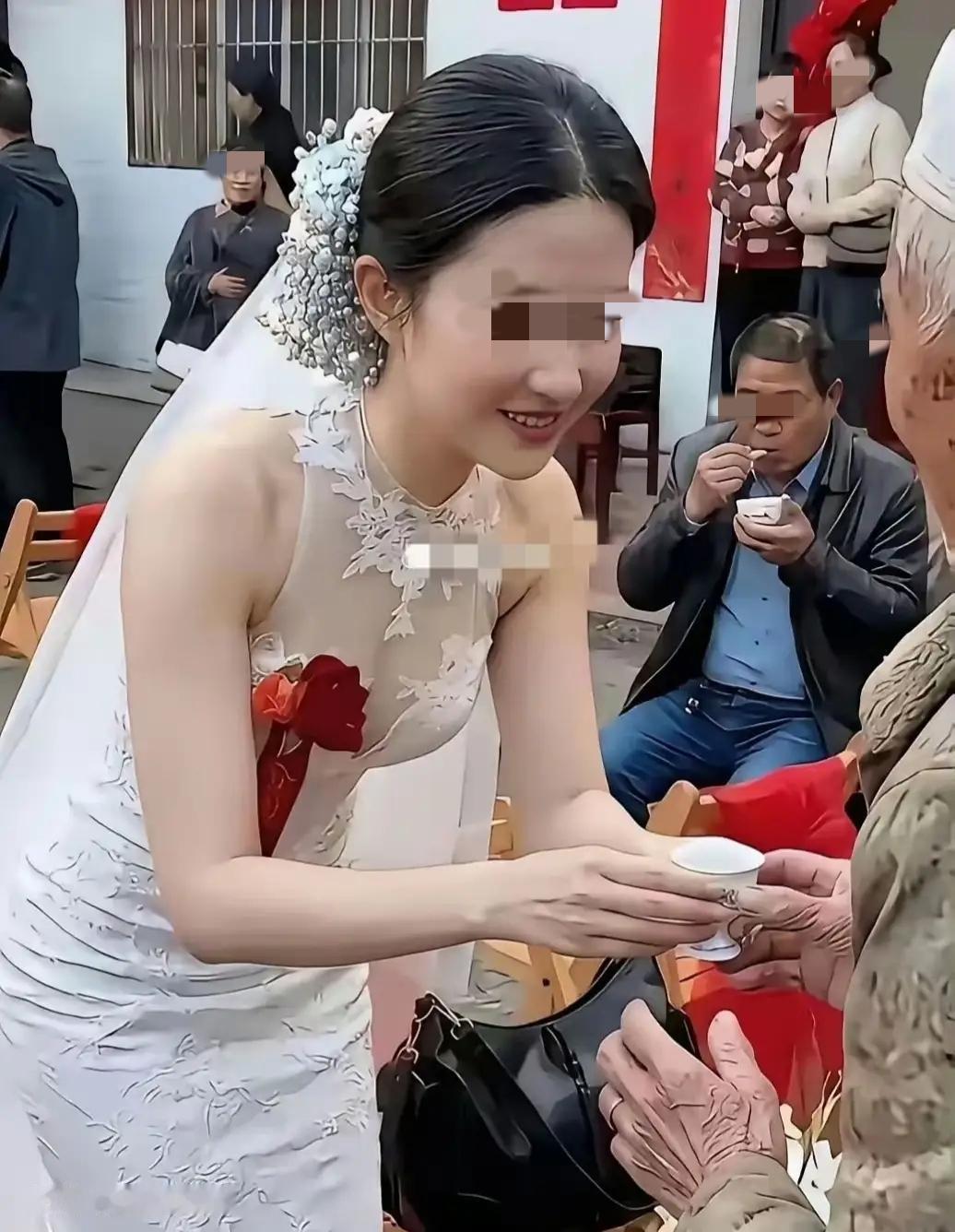 结婚3天就闹离婚，红本本刚捂热，女子就回了娘家，男子觉得婚姻有名无实，要求退还1