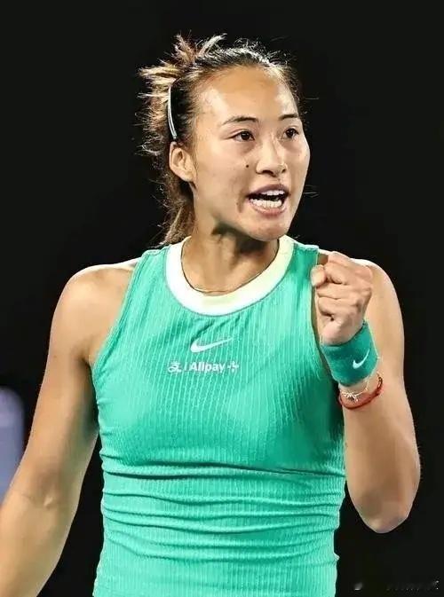 迪拜1000站，是郑钦文复出参加的第二站比赛，今天下午WTA1000迪拜站赛，郑