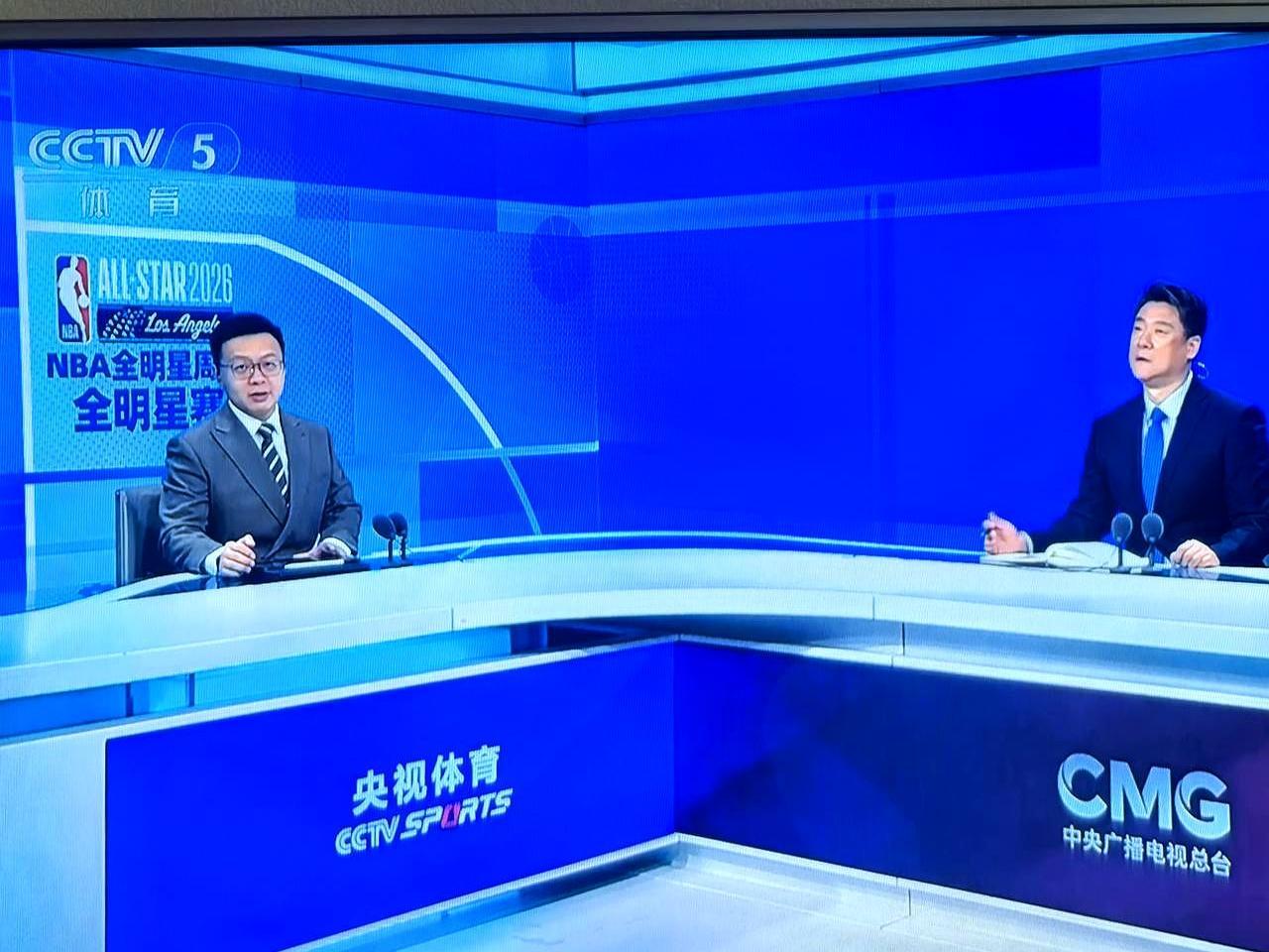 今早全明星决赛，USA Stars队47比21赢了。我关了电视。
 
比分像训练