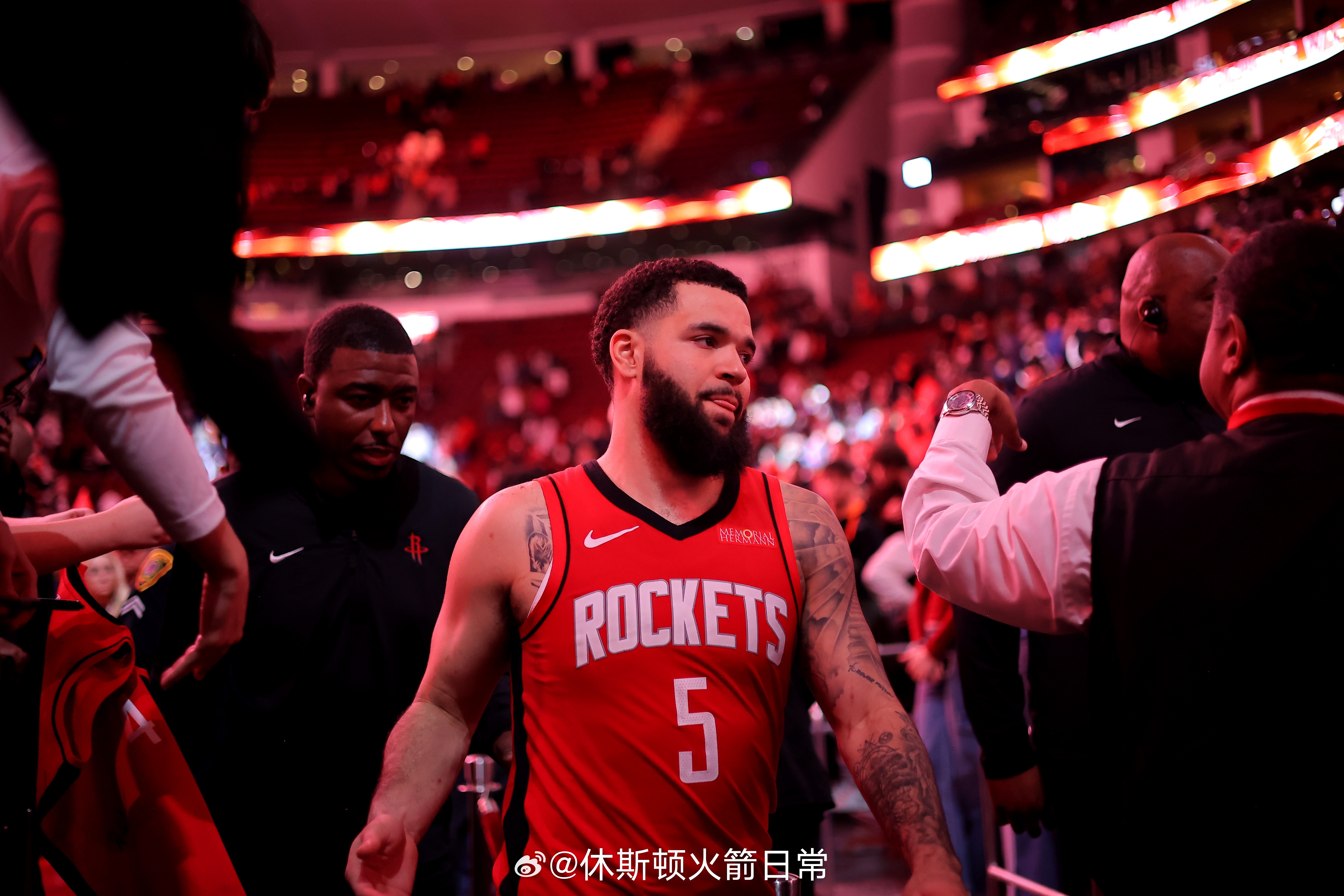 范弗利特谈到最怀念多伦多的什么“肯定不是天气。除此之外，我想说我想念那里的球迷。