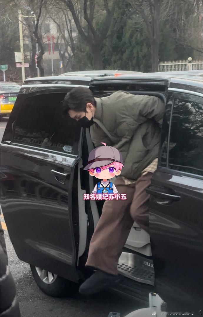 汪苏泷现身央视马年春晚彩排 又来咯 