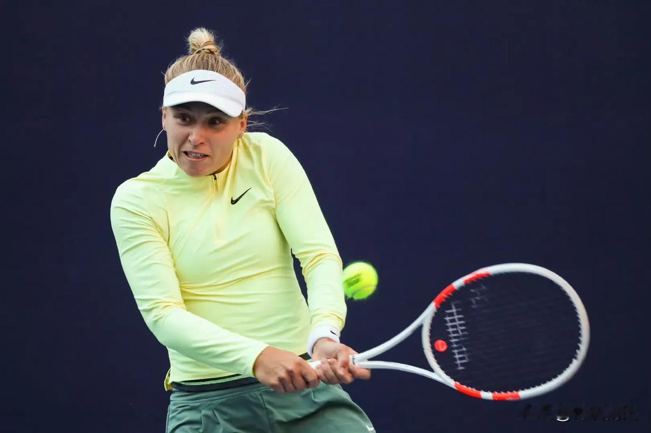 黑马之旅继续！
#2024中网# 无人在意的角落，女单有个资格赛选手斯塔罗杜布采