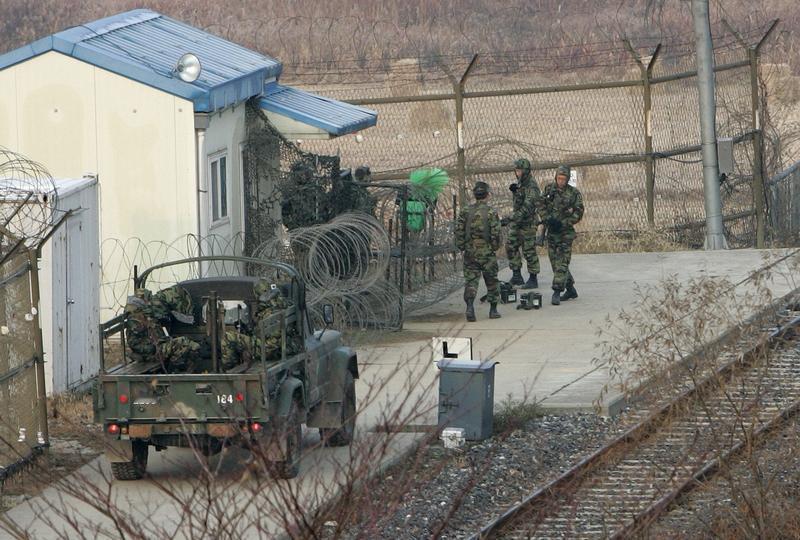 当地时间10月15日中午，朝鲜炸毁了连接朝韩的京义线、东海线部分区间通路，随后韩