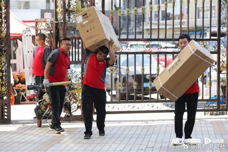 【#东北空调销量暴涨#，品牌方从全国调拨安装师傅前往东北支援】#空调安装师傅都来