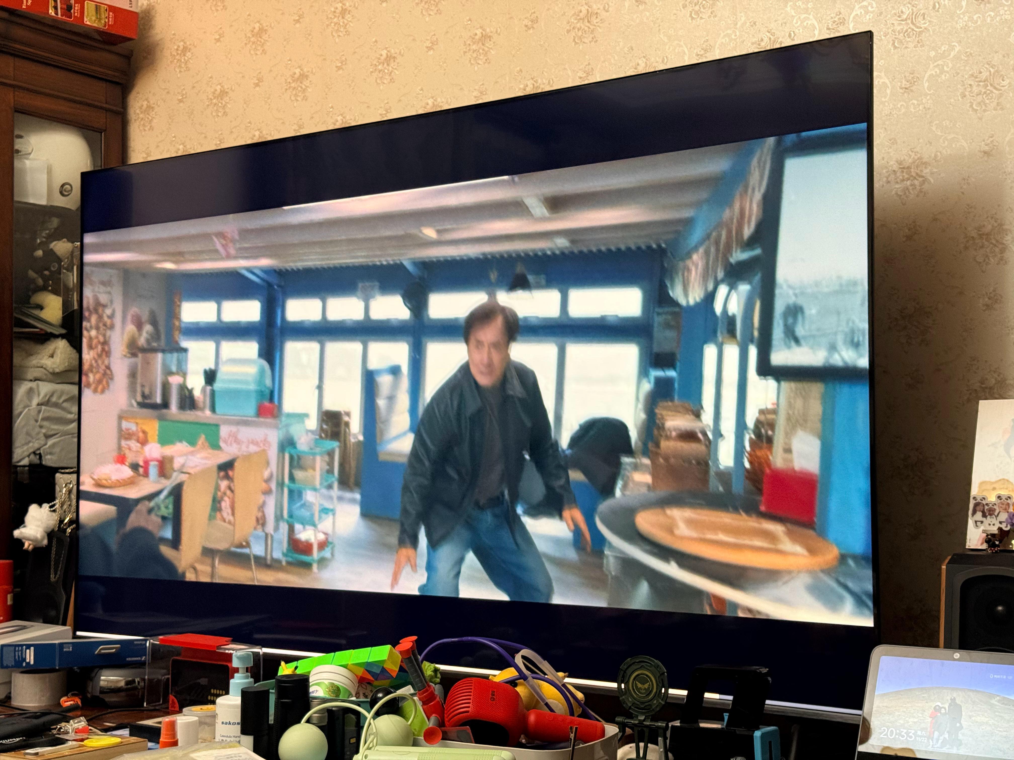 《捕风追影》观后感，70岁正是拼的年纪，太喜欢成龙大哥了，每隔几年就会把曾经的经