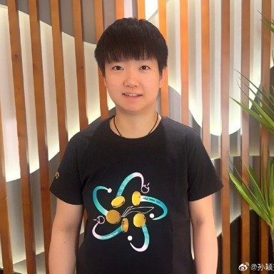 #孙颖莎直播告状# 哈哈哈哈哈不记仇 然后告了个大的 ​​​