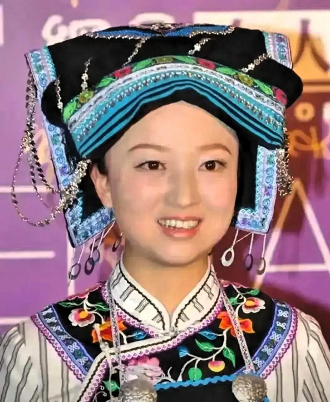 贵州1女子为和丈夫团聚，辞掉市区高薪工作，到偏远山村开诊所，两月后，丈夫调走，不