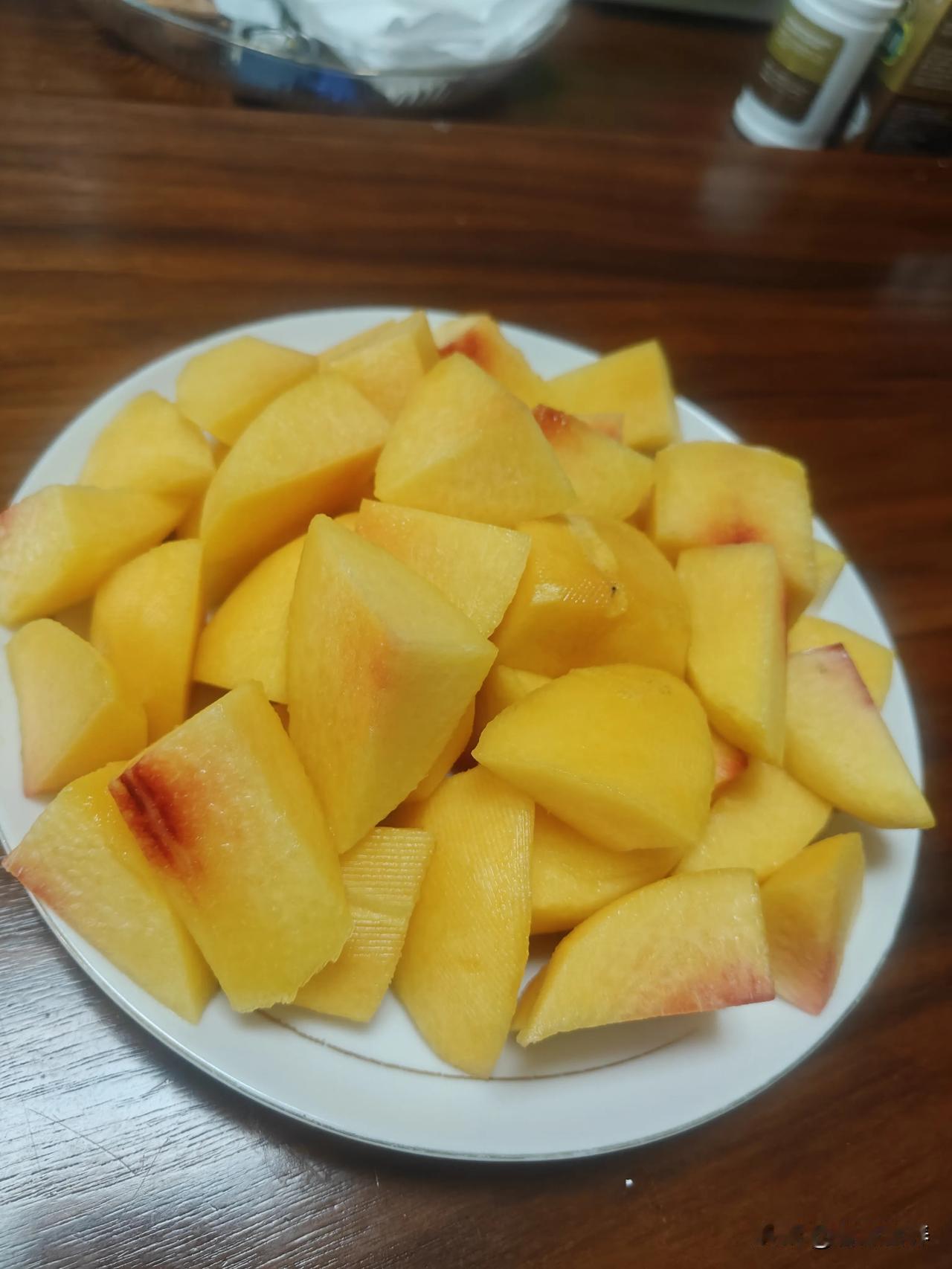 肚子越长肉，细胞却在饿肚子！吃饭得挑“营养性价比之王”
不知道大伙有没有这种离谱