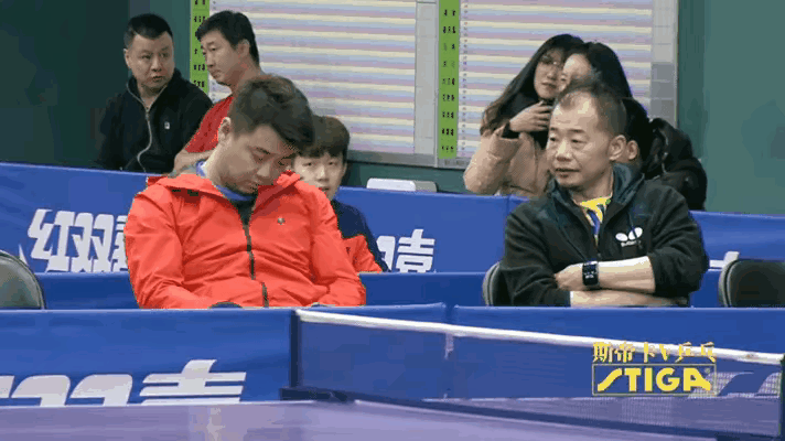 多年前王皓指导没想到，身后的小孩是现在掌握你命运的人，他让你激动的哭让你骄傲高兴