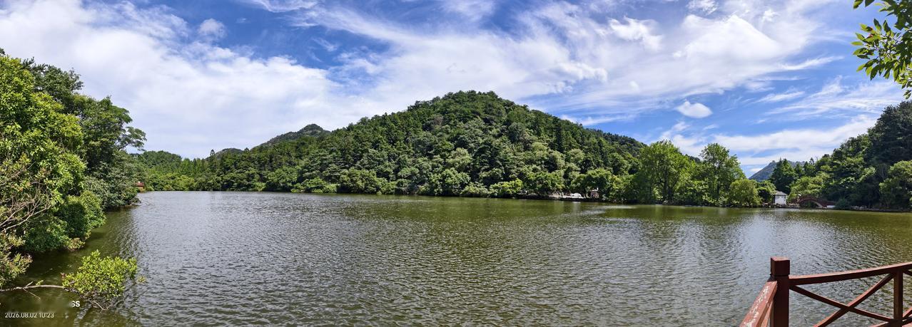 晒图笔记大赛手机全屏拍摄山美水美风景如画，是大洪山白龙潭全景图。