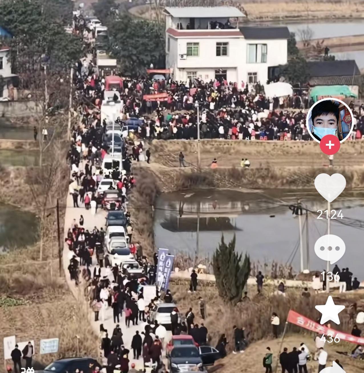 重庆呆呆妹儿一天涨粉150万，实现了一夜暴富的梦想，这也是无数平凡人的梦想，
 