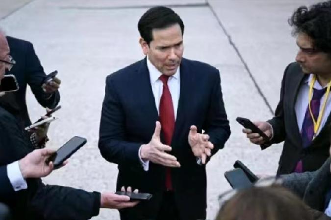 昨晚，鲁比奥发文:“中国扣押或以其他方式阻碍悬挂巴拿马国旗的合法贸易船只，破坏了