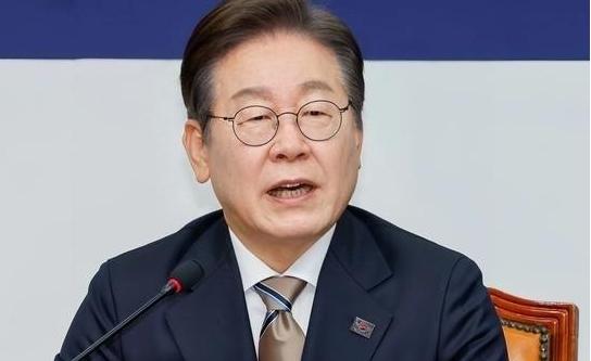 如今美国似乎彻底被打脸了！或许在特朗普看来自己是拥有众多小弟的世界霸主，只要一张