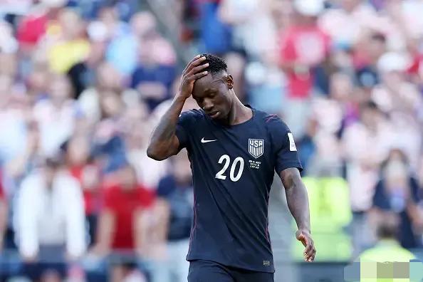 FIFA关于美国球员巴洛贡红牌缓期一年执行的决定，可以说是有史以来最糟糕最无耻的