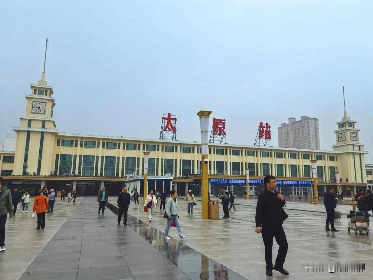 为啥许多婆婆会说对媳妇再好也没有用？
因为她有亲身经历。
她年轻的时候婆婆掏心掏