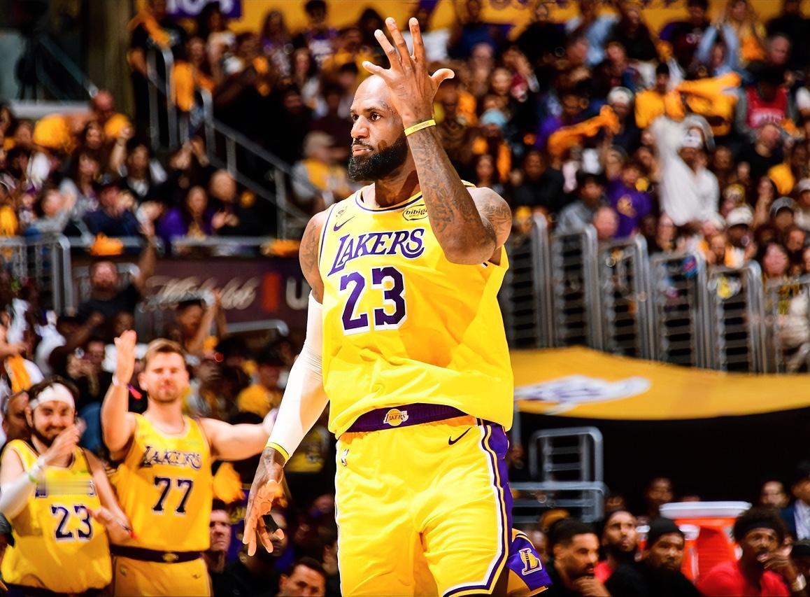 41岁的詹姆斯在季后赛与火箭G3比赛彻底打服了哪些人？？？

1、雷迪克：我一直