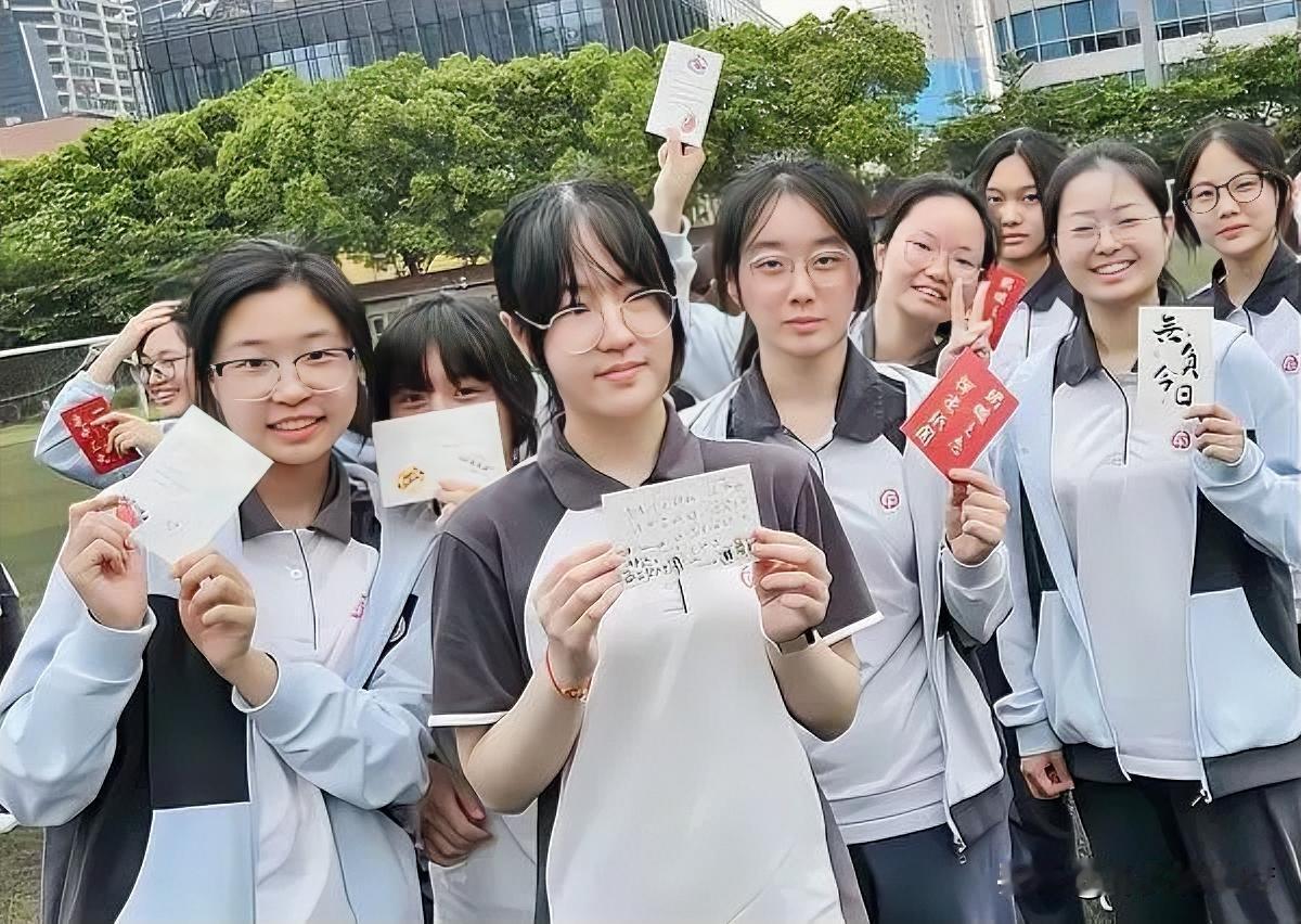 你会说什么
你披星戴月走过的路，终会通向繁花似锦。