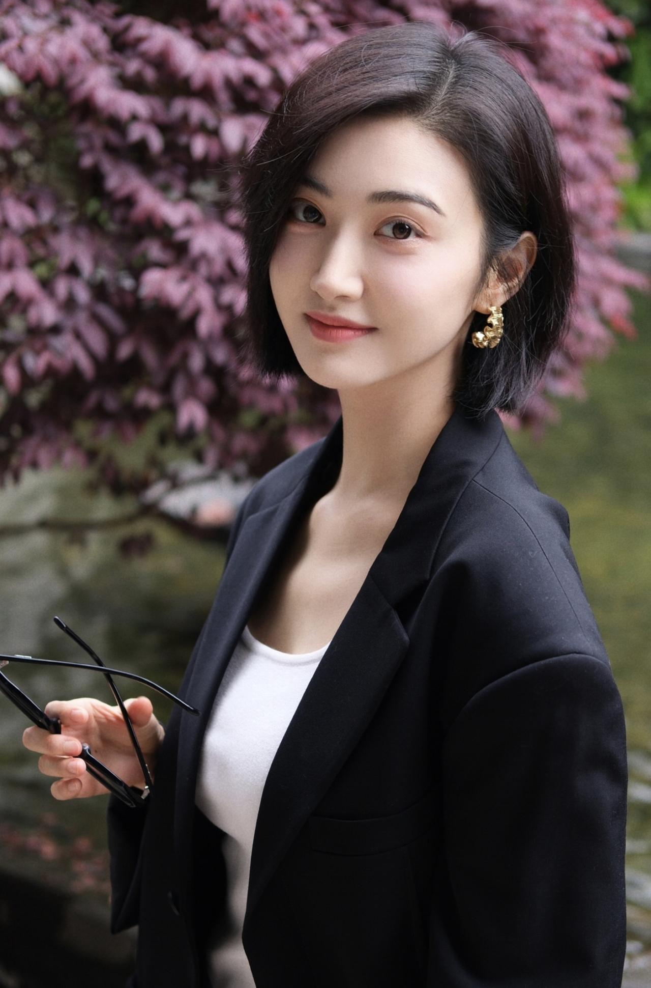 孙宇晨再发长文回应与景甜纠纷景甜太美了，只是不知道情缘这么不顺。孙宇晨说的是真的