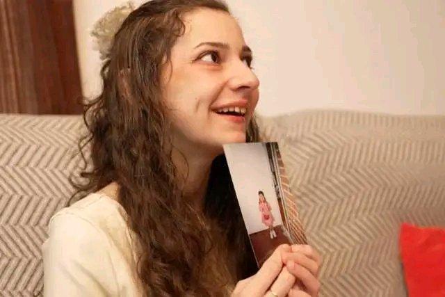 西班牙惨遭群奸女孩自杀未遂，半身不遂已安乐死，坚决不让家人陪伴最后一程这起令人痛