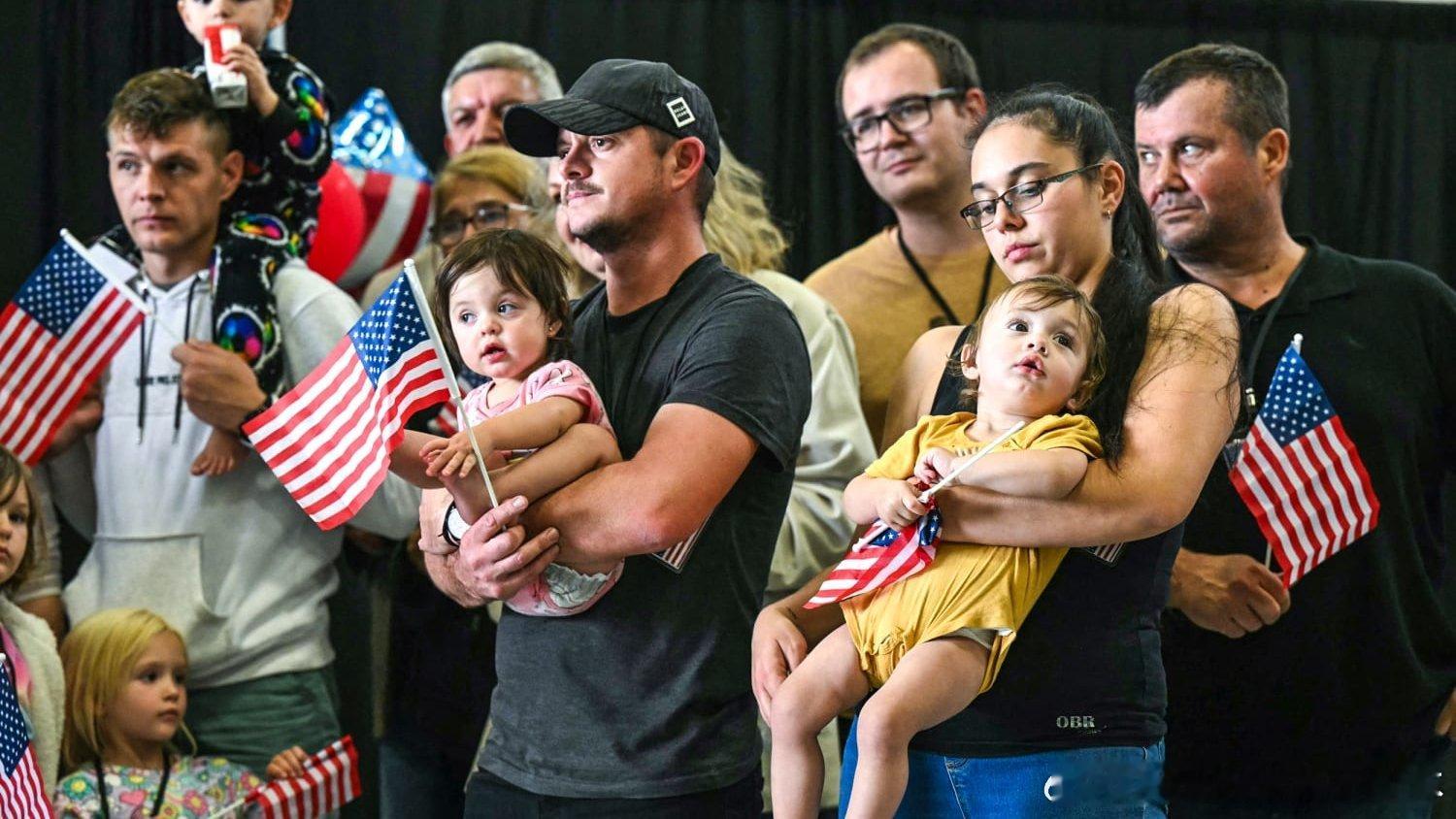 【黄金时代】川普总统刚刚将美国每年接收难民的上限设定为7500人，其中大部分将是