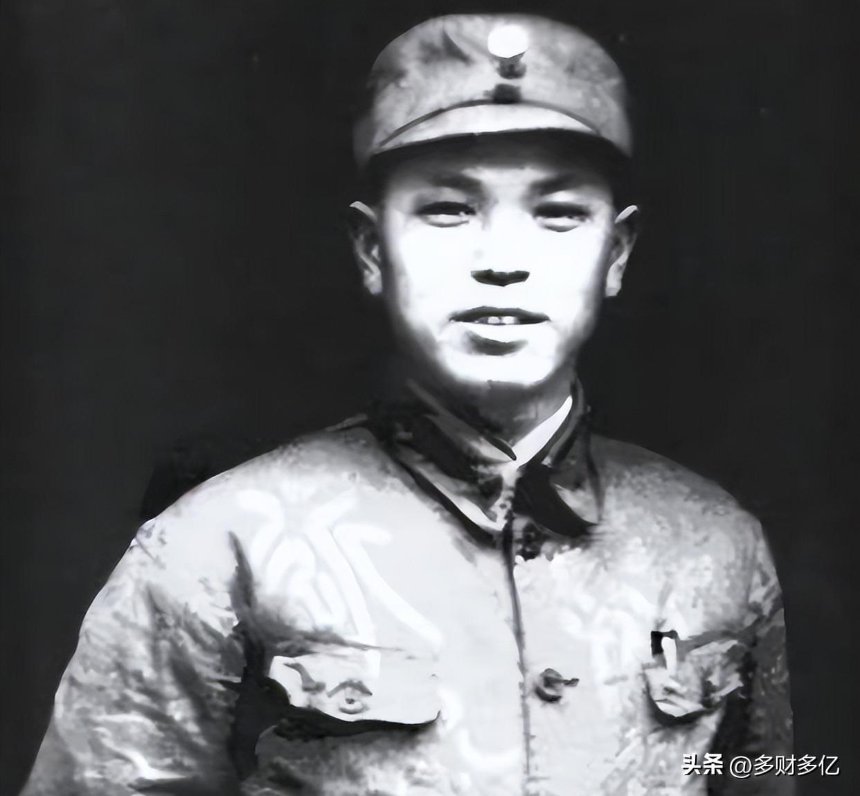 1941年傅秋涛南漪湖突围，船夫藏刃拒载，亮身份后一句话全场冷汗！
 
1941