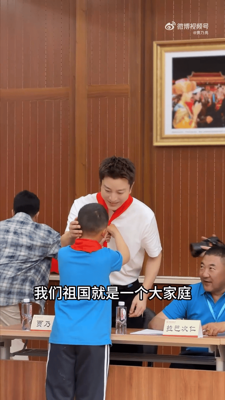 贾乃亮参与西藏研学营 真诚又美好的这份心意，让人觉得很感动呀，特别是贾乃亮参与西