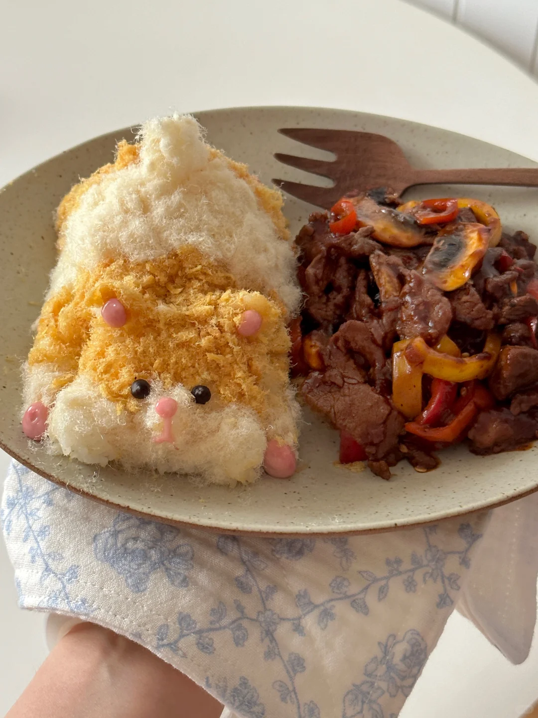 鼠鼠香辣黑椒牛柳肉松拌饭🌶️