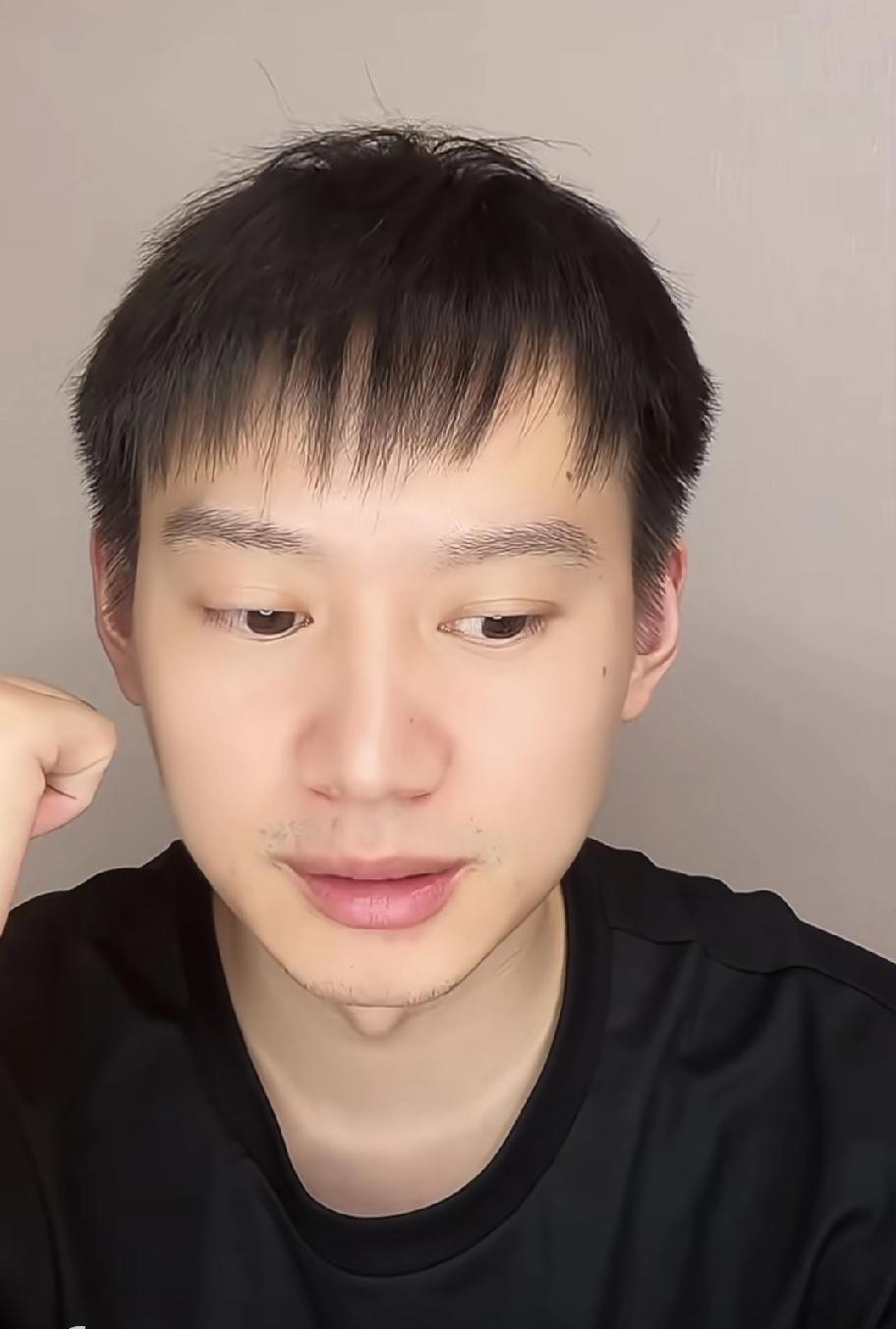 内行看门道，外行看热闹！

周雨说，大家看到男队决赛的比分，看着好像很轻松拿下，