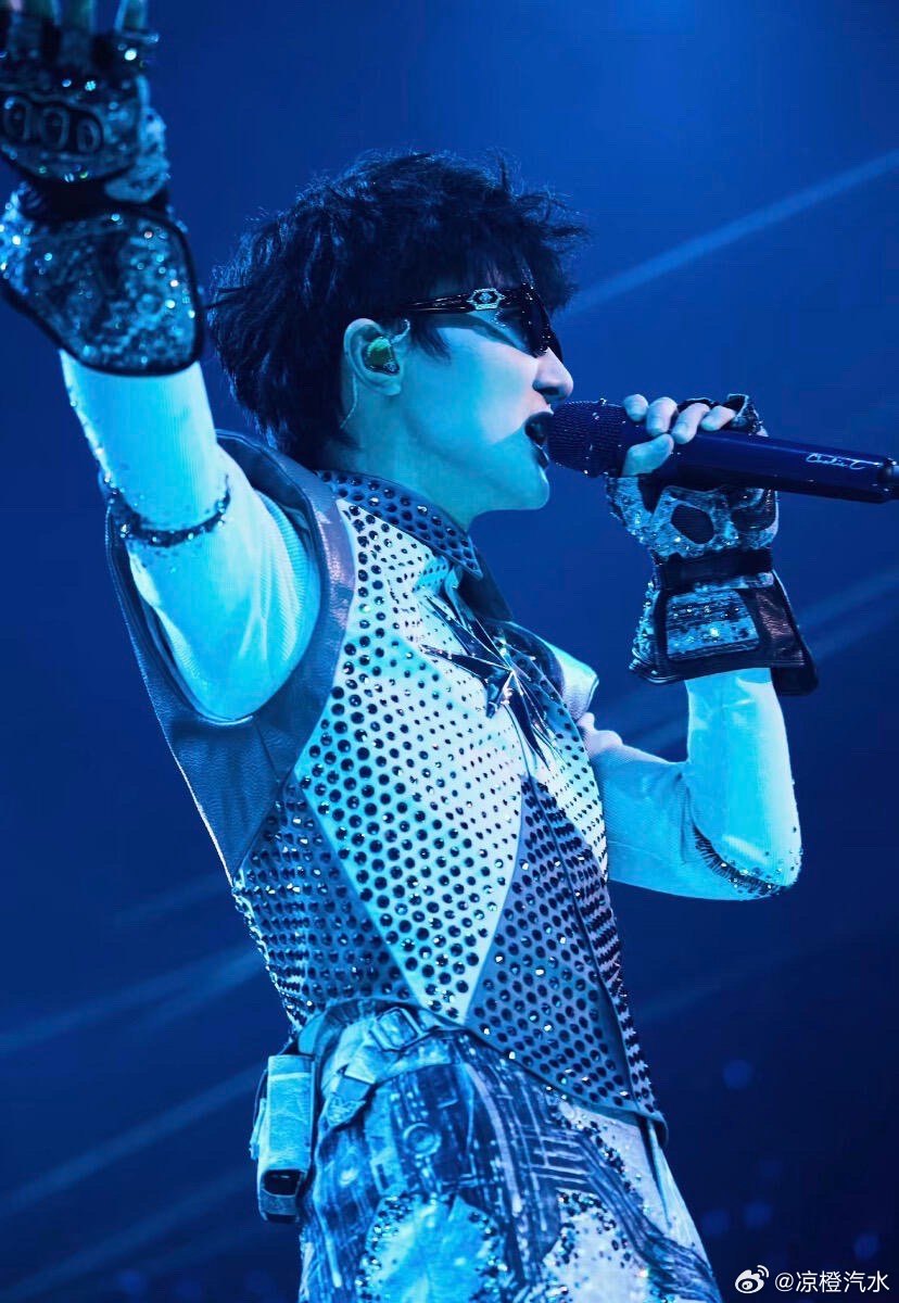 生活手记小周总是真好看啊周深 神图 