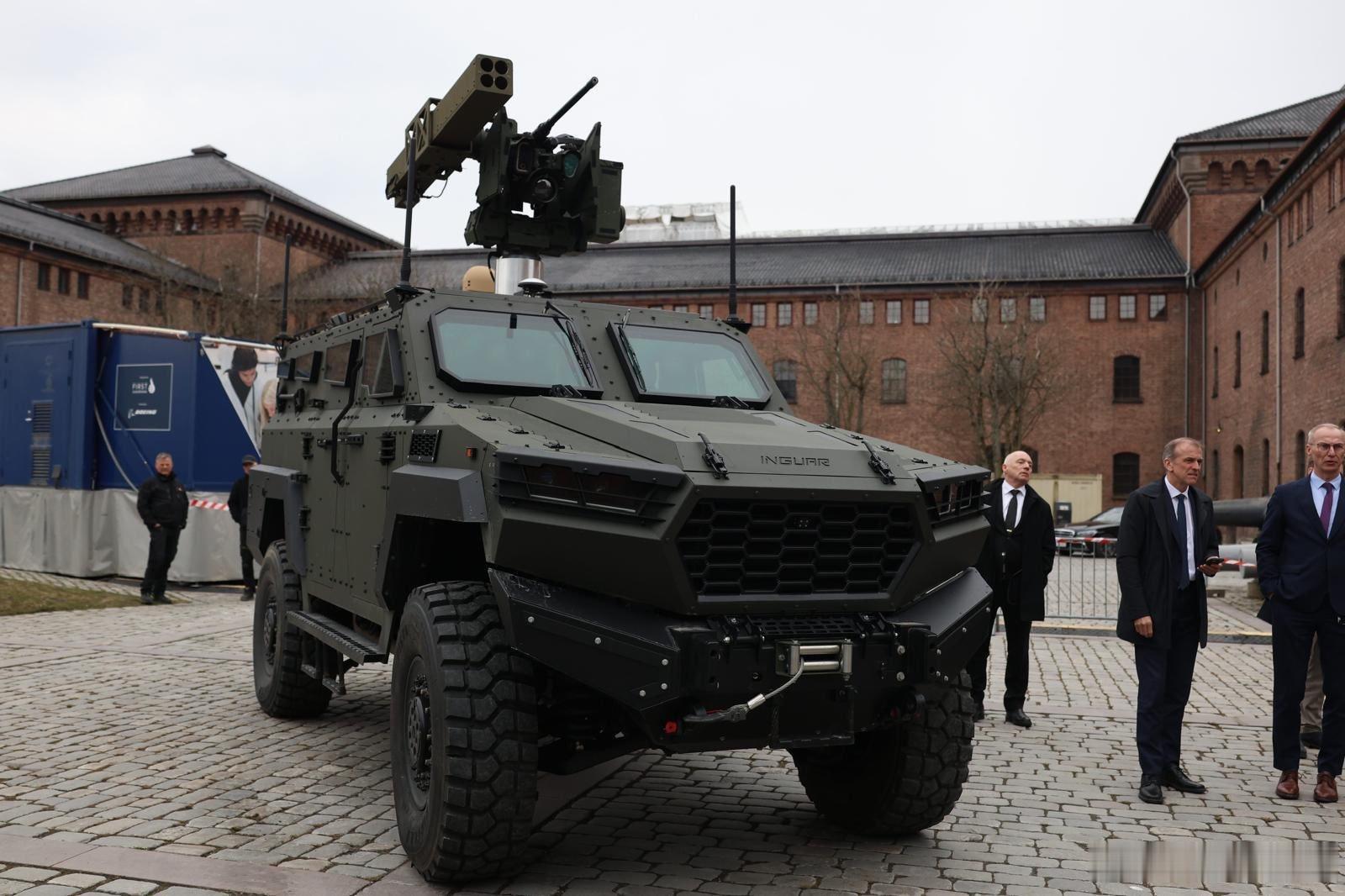 挪威康斯伯格为乌军Inguar-3装甲车开发了防空作战模块。该综合体能够使用70