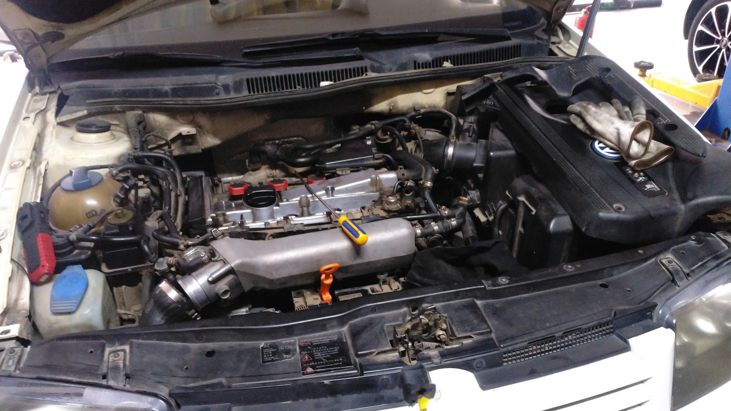 昨天简单洗了进气道，以为会很脏，核桃砂都准备好了，结果拆开一看还好，用清洗剂泡了