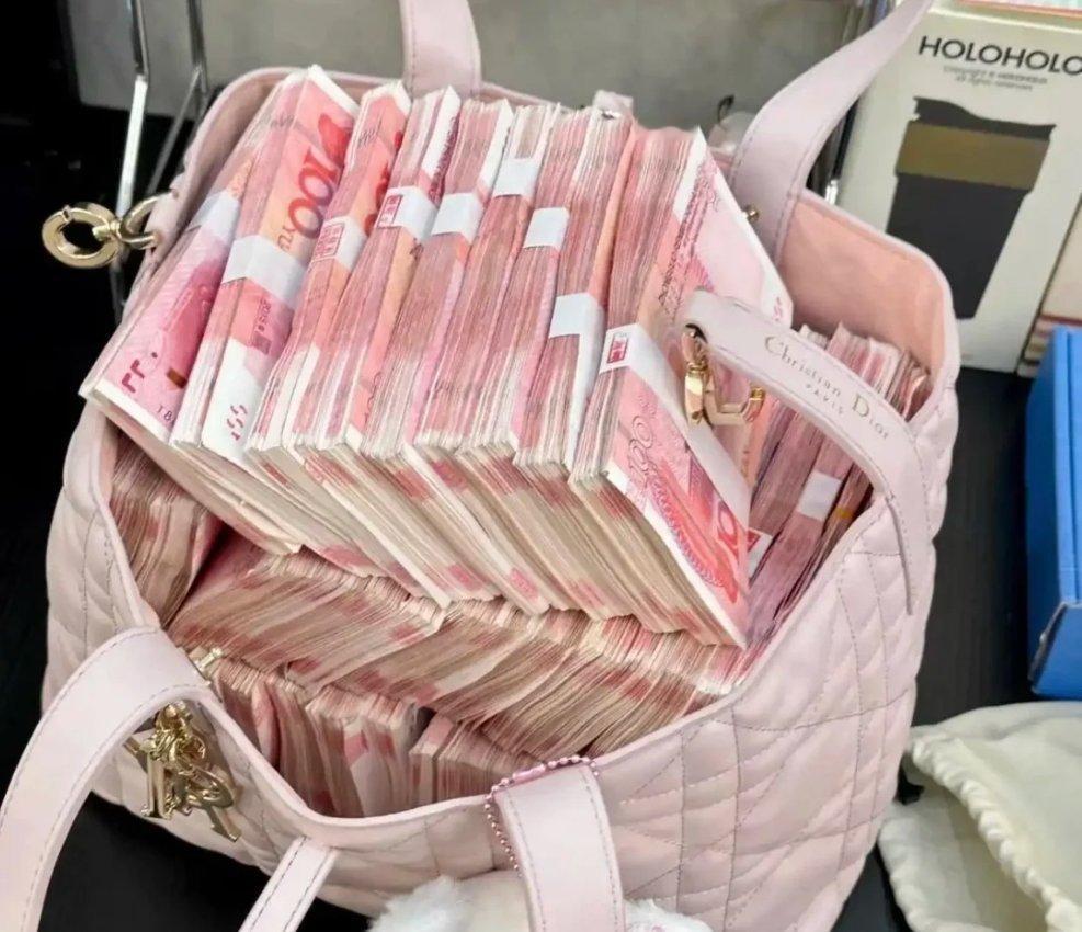 准备进入过年模式了 大家所在的单位都发2024年的奖金没？ 