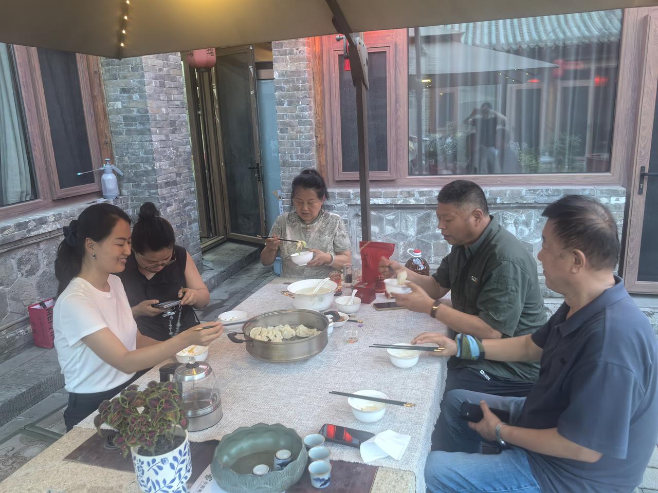 客观认识北京男人：打破刻板印象

近来，有人历数北京男人的种种“缺点”，但这种以